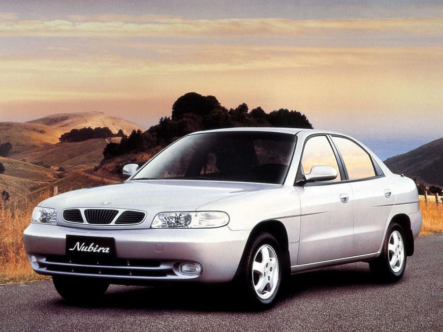  Daewoo Nubira Sedan 1997 года  (фото 6 из 10)